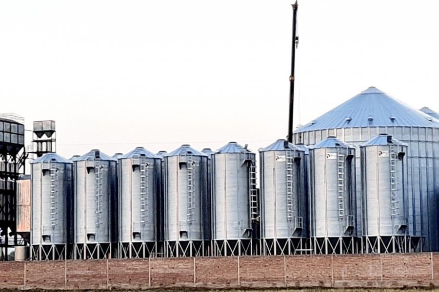 Konik Tabanlı Ticari Silo